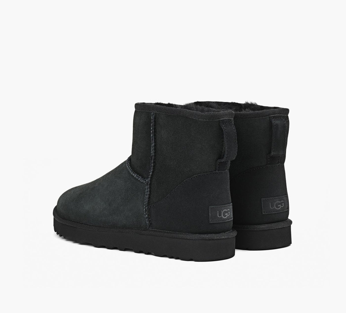 UGG CLASSICMINIII en NOIR vue 3