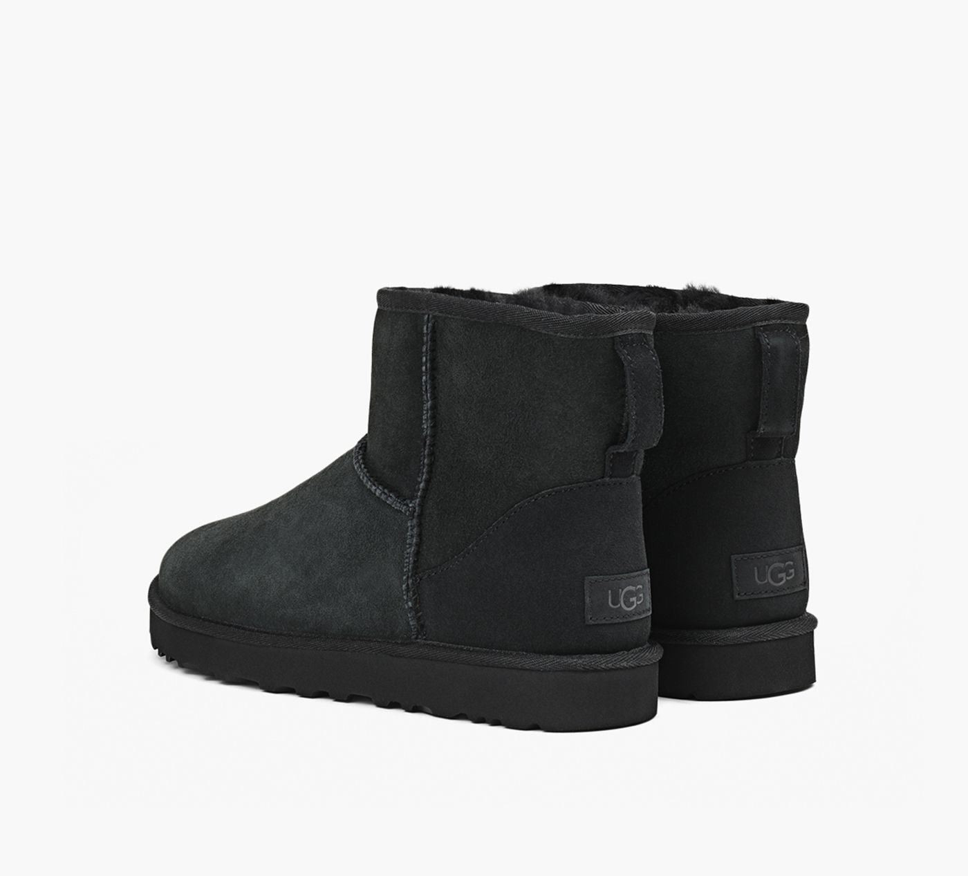 UGG CLASSICMINIII en NOIR vue 3