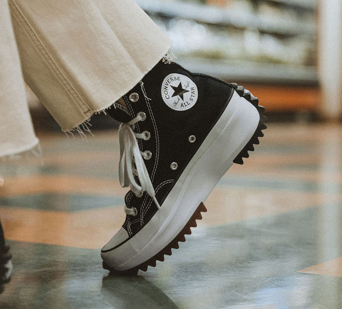 CONVERSE RUNSTARHIKEHAUTE en NOIR vue 6