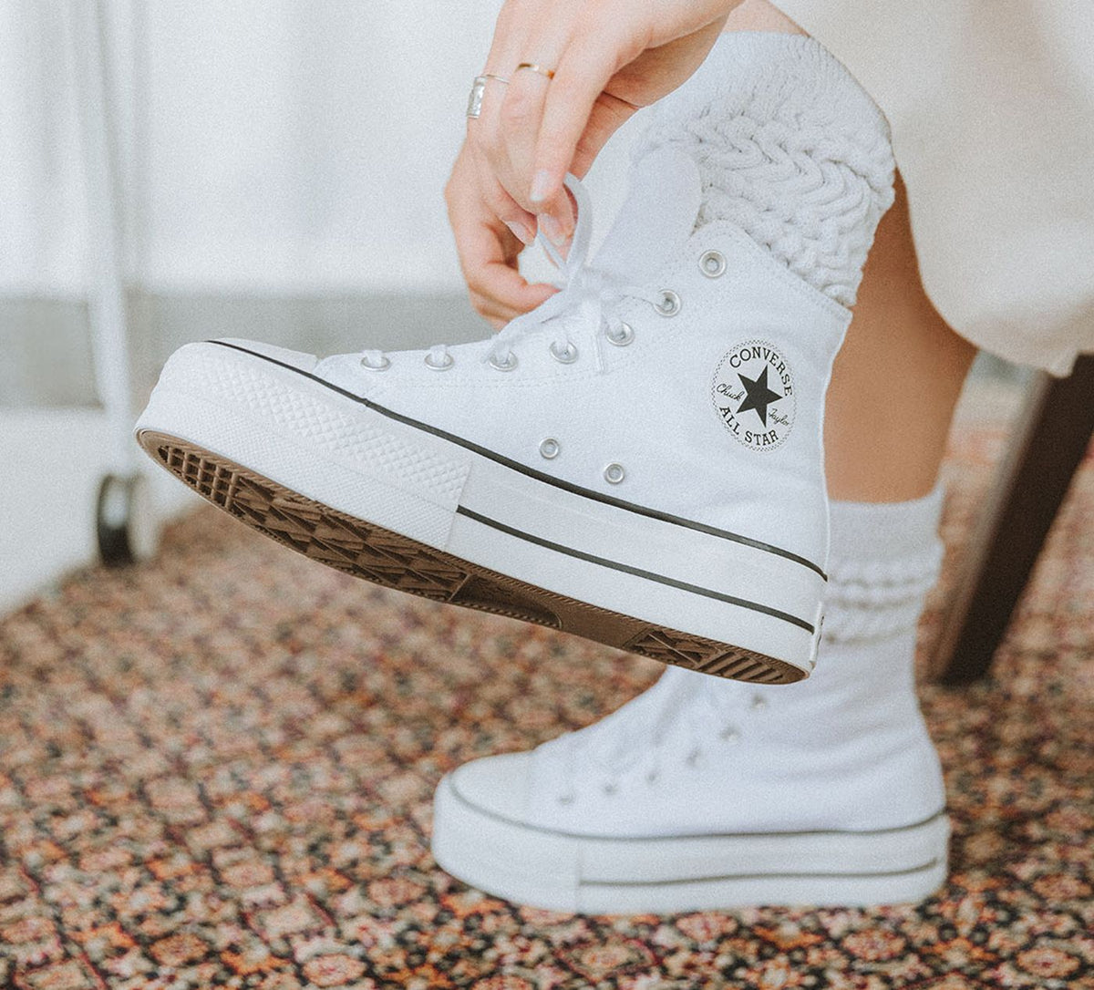 CONVERSE CHUCKTAYLORALLSTARLIFTPLATFORMHIGHTOP in WHITE view 6
