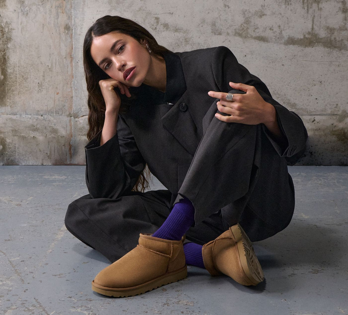 UGG CLASSICULTRAMINI en TAN vue 1a