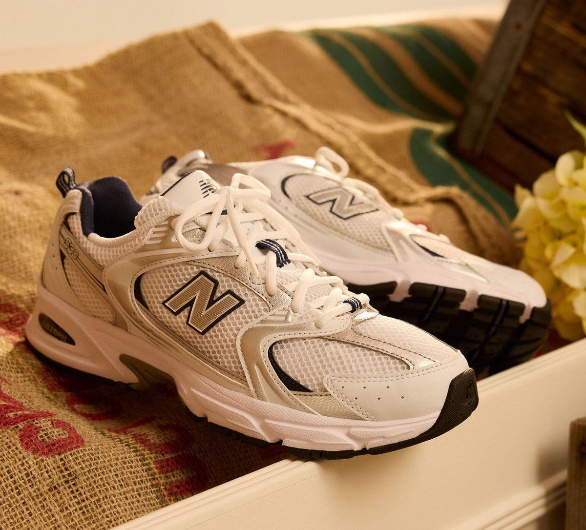NEW BALANCE 530 in WHITE view 7