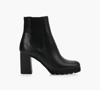 LA CANADIENNE MARGARET in BLACK