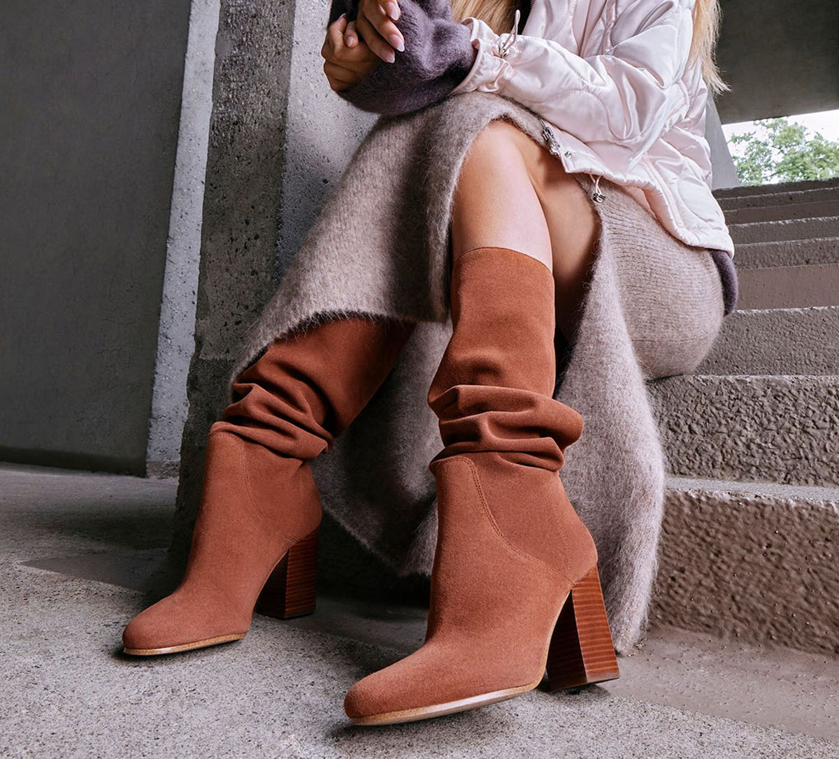 MICHAEL KORS LEIGHBOOT in TAN view 8