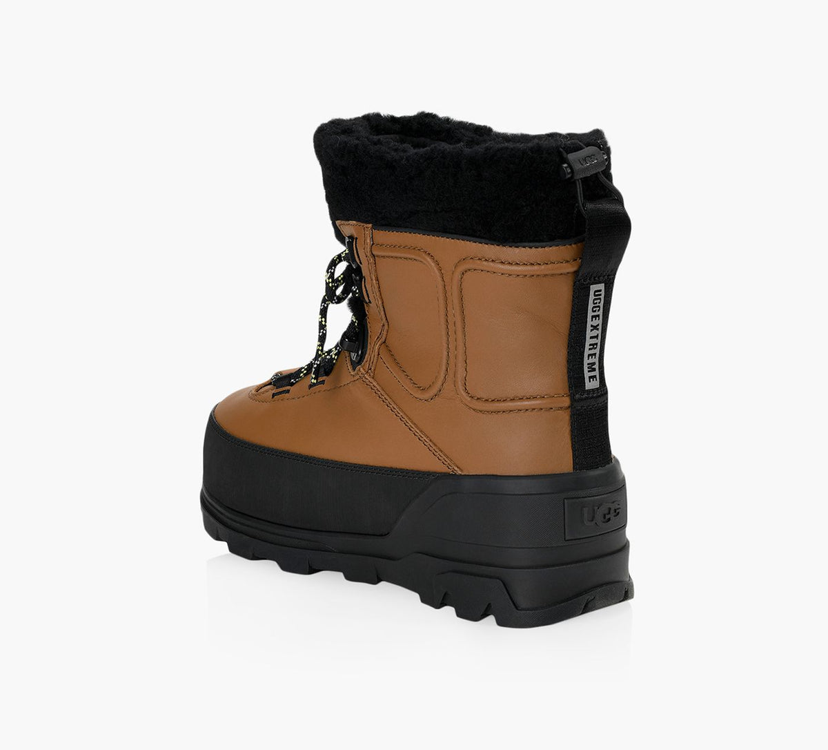 UGG BOTTEMOYENNESHASTA en TAN vue 3