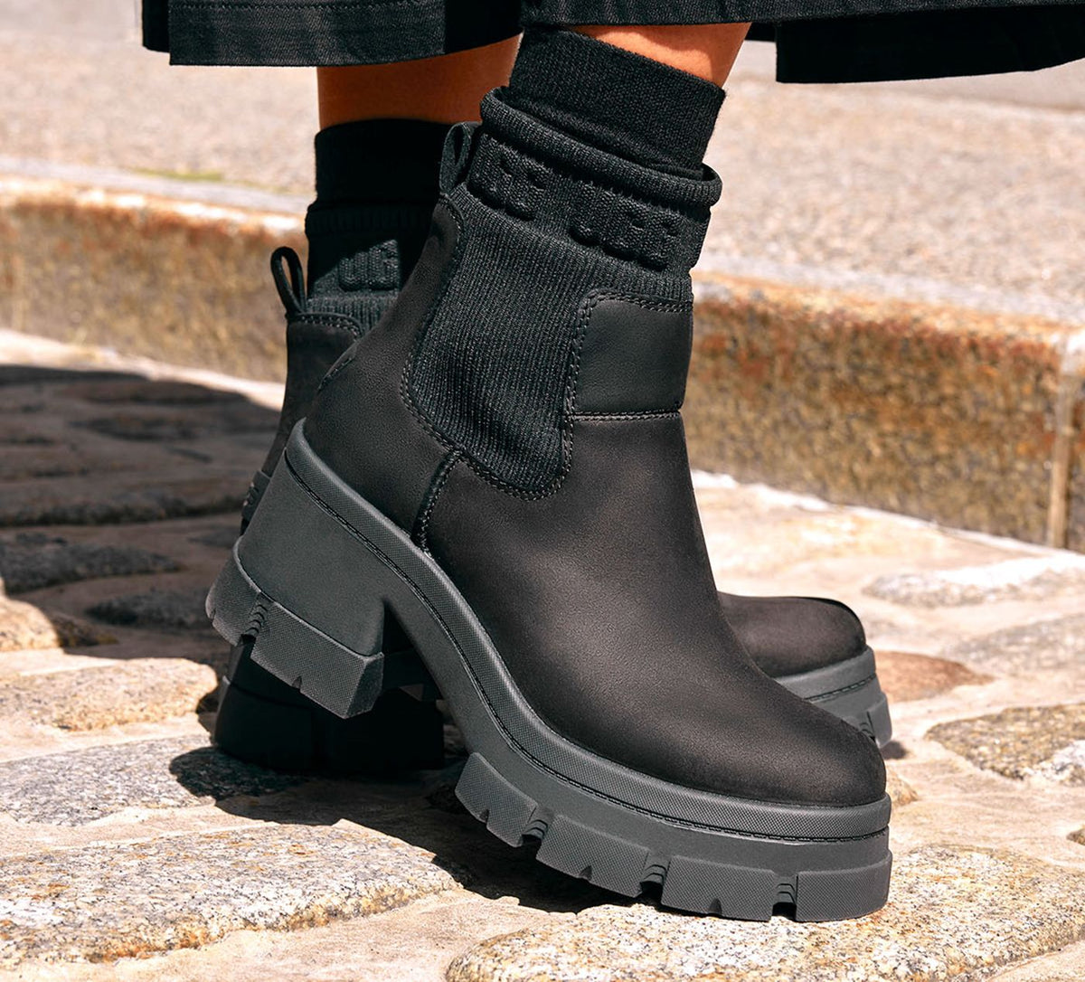 UGG BROOKLYNCHELSEA in BLACK view 6