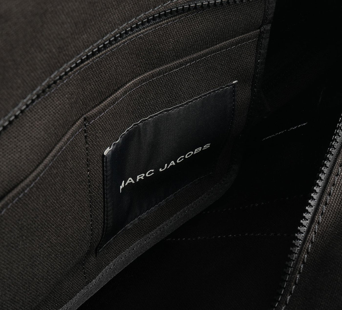 MARC JACOBS THEMEDIUMTOTE in BLACK view 3