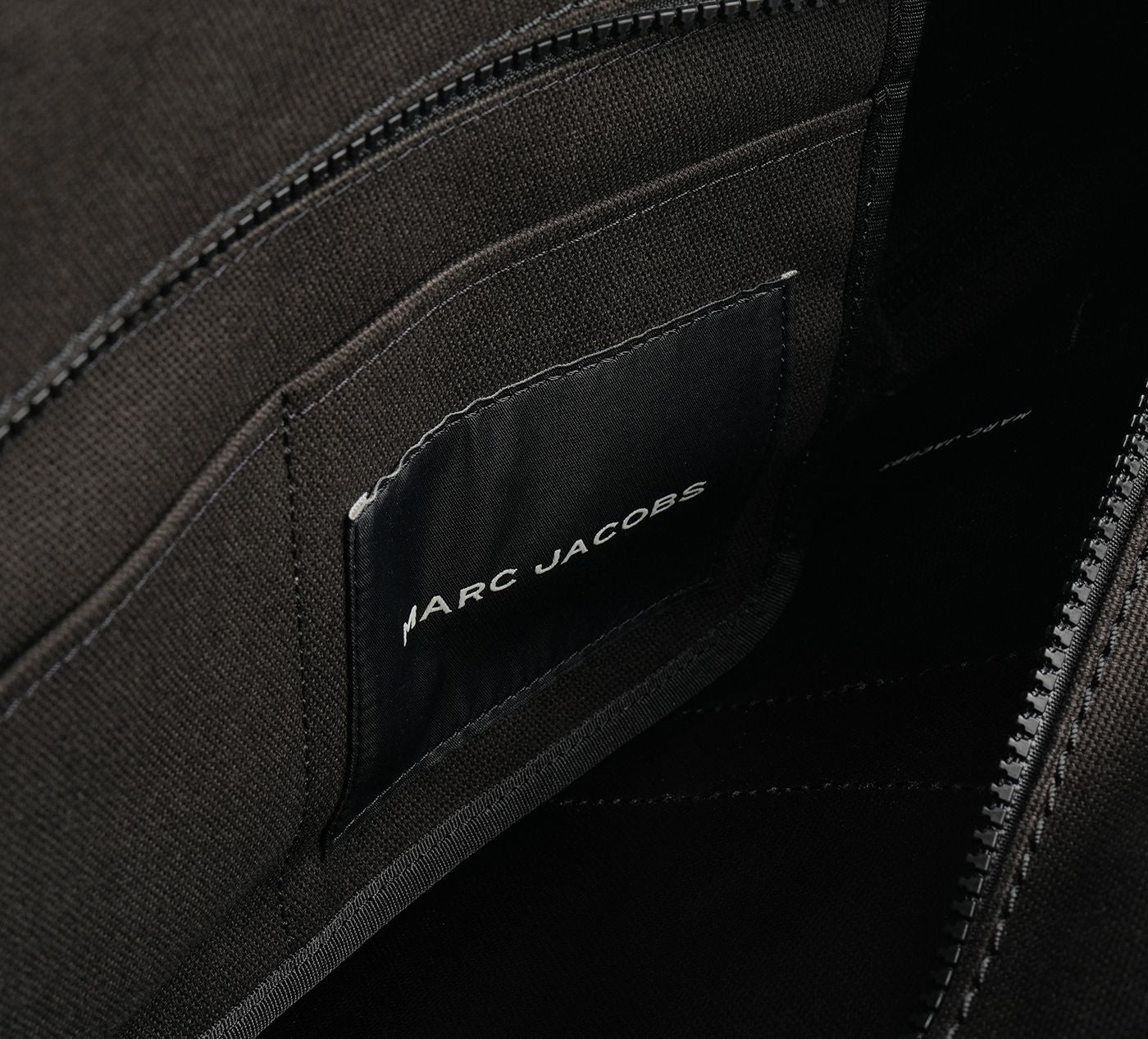MARC JACOBS THEMEDIUMTOTE in BLACK view 3