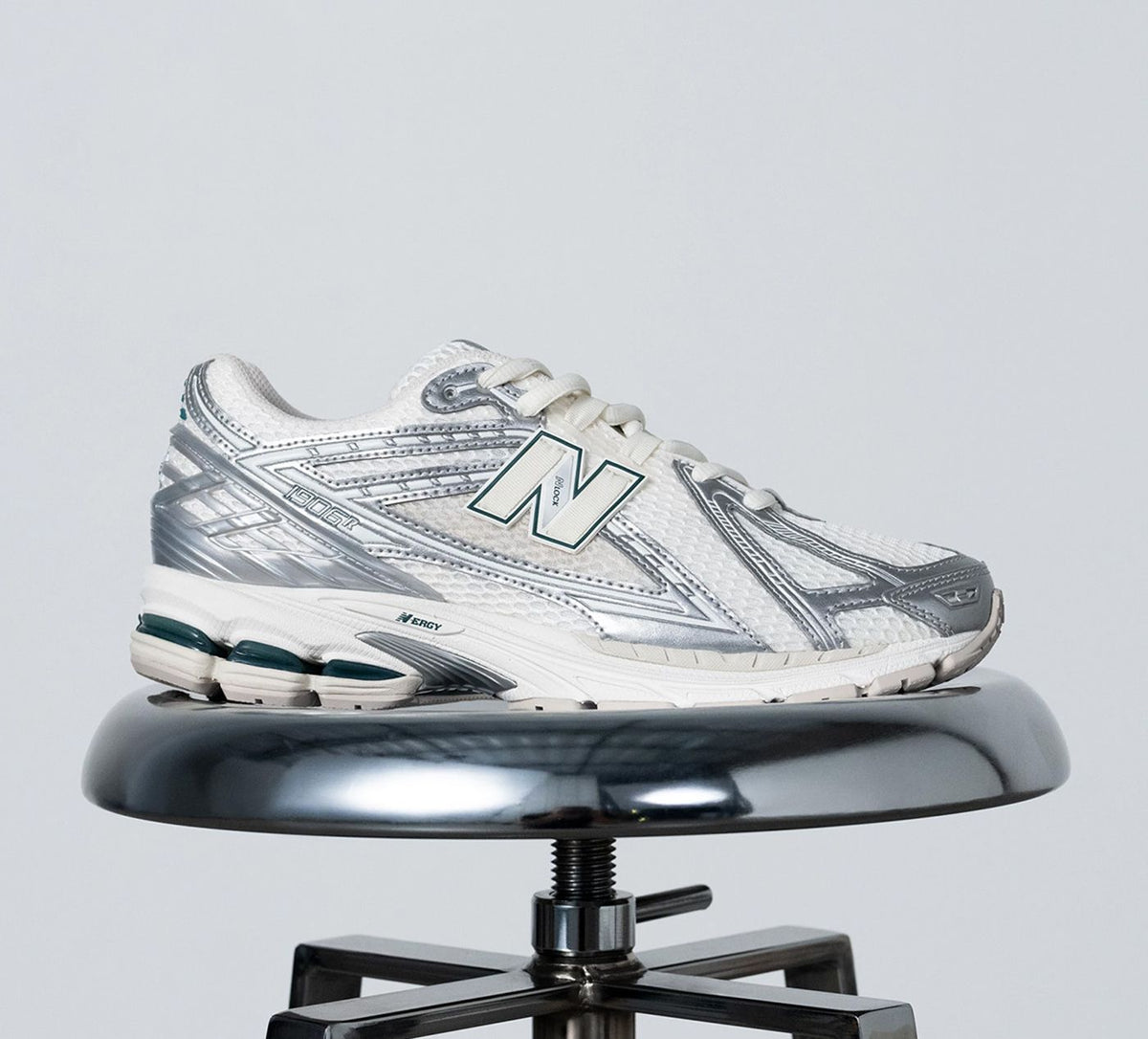 NEW BALANCE 1906R in WHITE view 1c