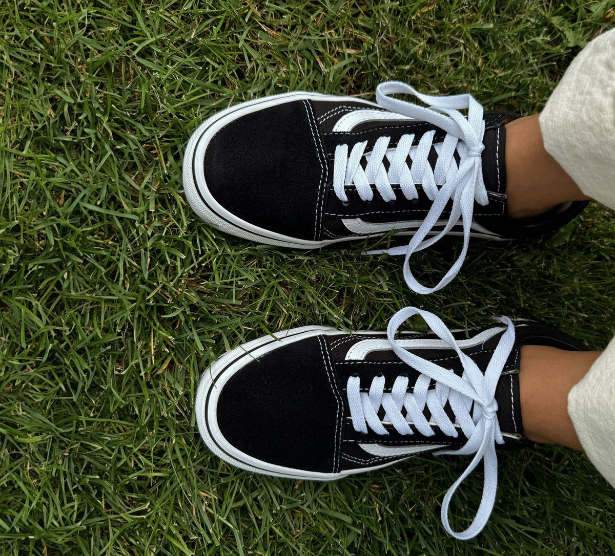 VANS KNUSKOOL in BLACK view 7