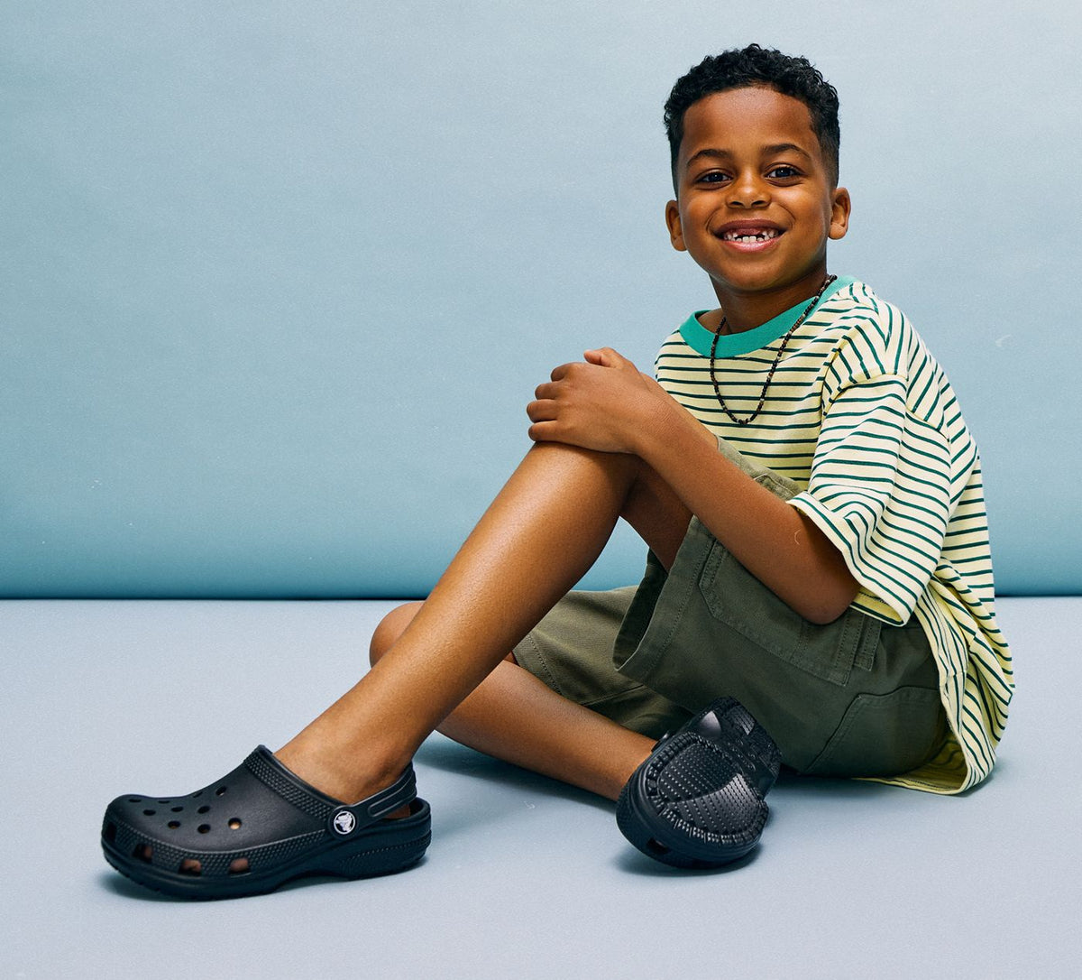 CROCS CLASSICCLOG in BLACK view 2