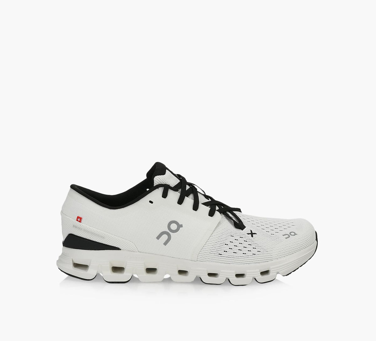 ON CLOUDX4 in WHITE