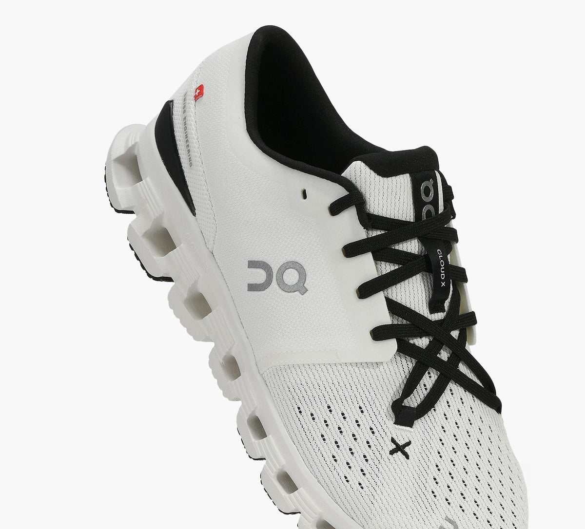 ON CLOUDX4 in WHITE view 1c