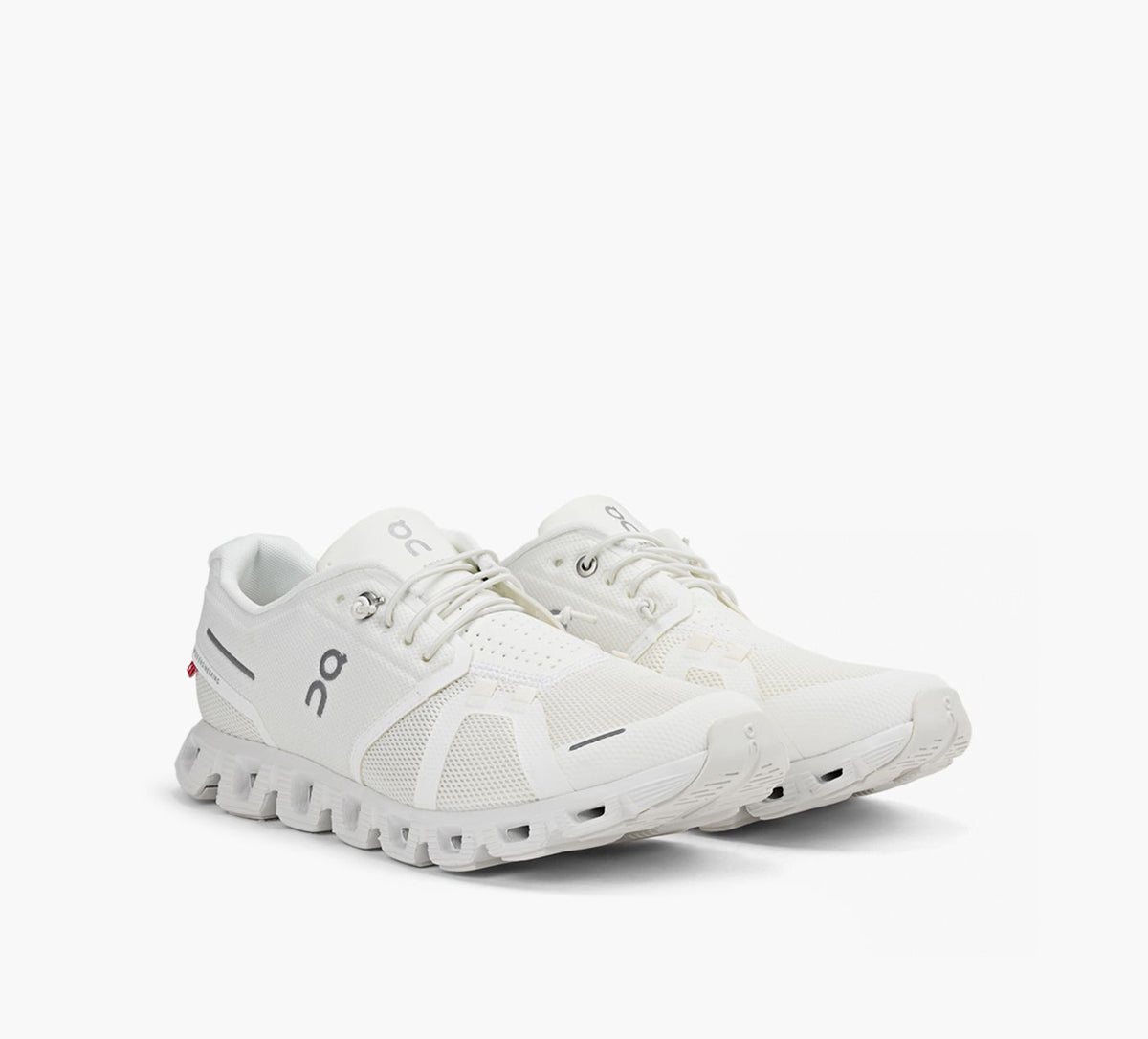 ON CLOUD5 in WHITE view 2