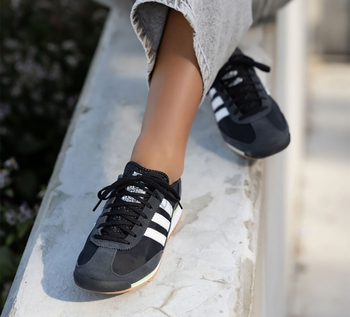 ADIDAS SL72OG en NOIR vue 9