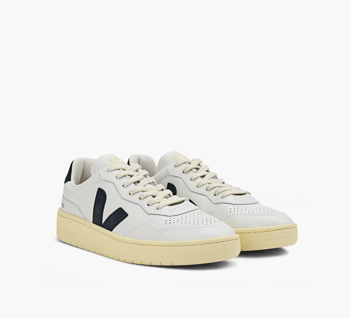 VEJA V90 in WHITE view 2