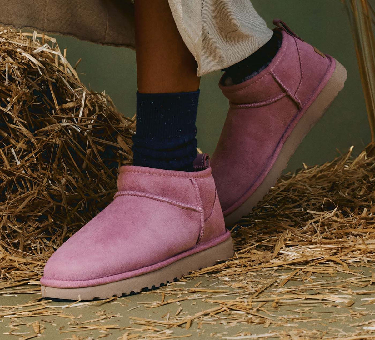 UGG CLASSICULTRAMINI en ROSE PALE vue 7