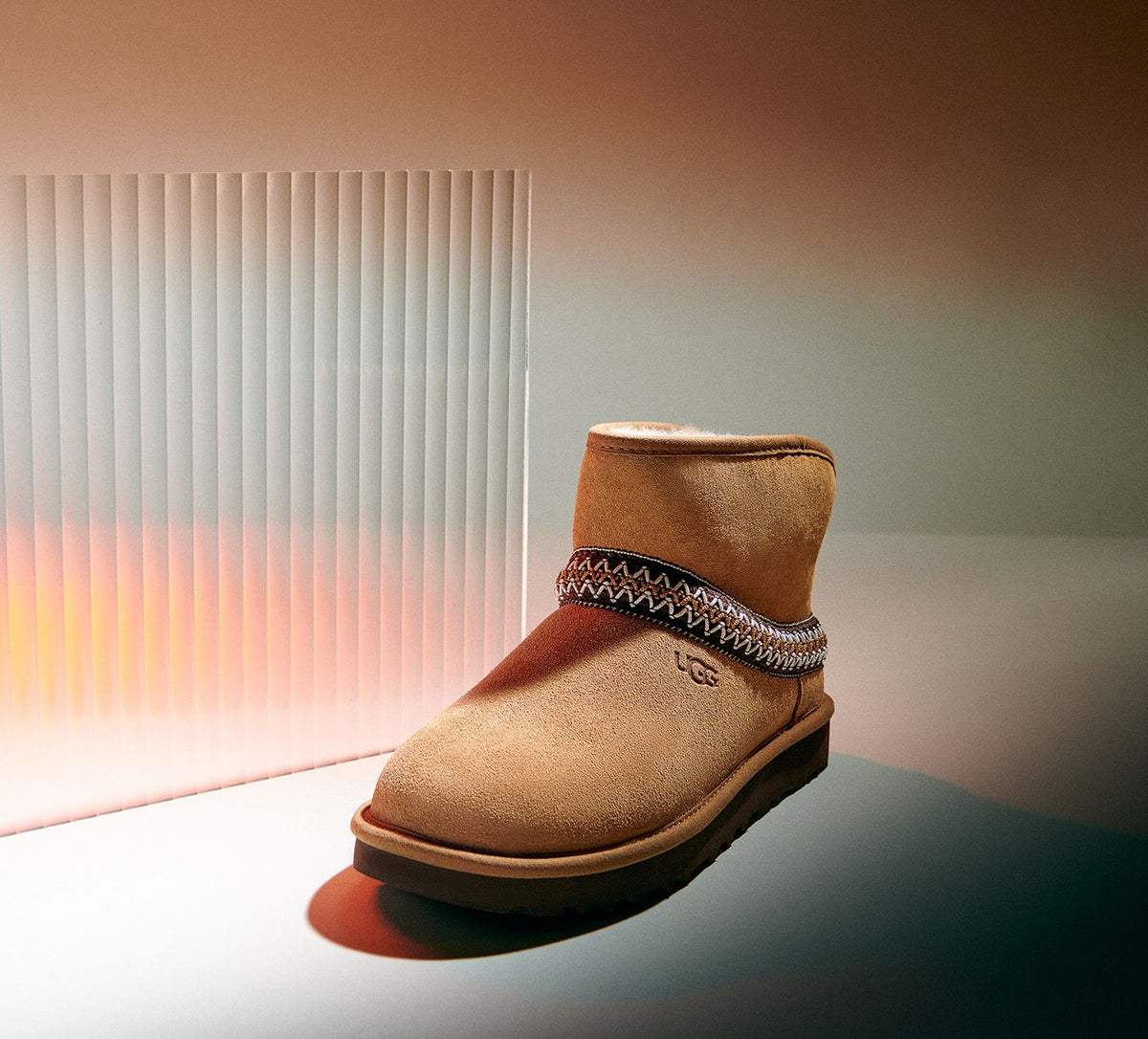 UGG CLASSICMINICRESCENT en TAN vue 8