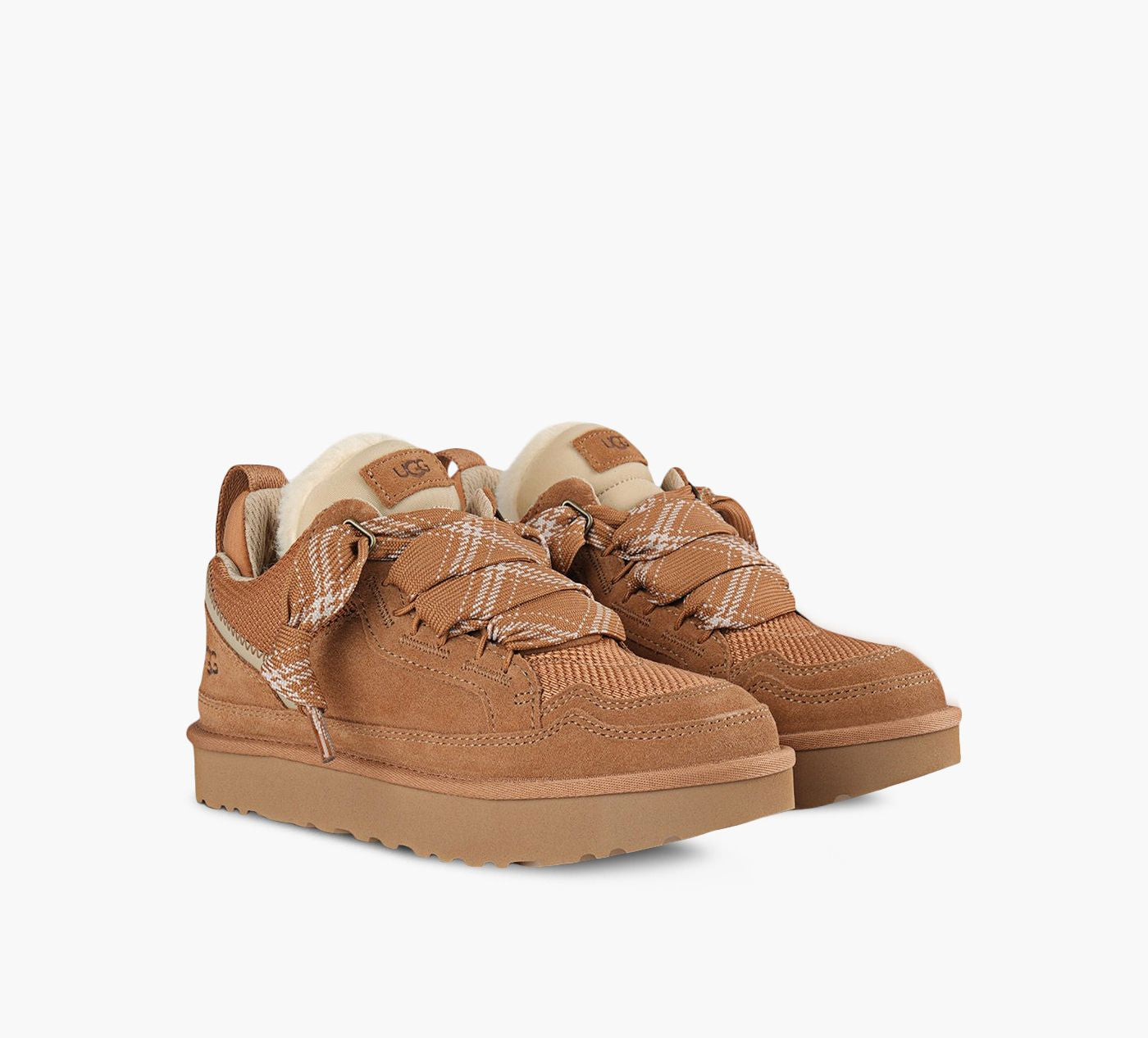 UGG LOWMEL en TAN vue 2
