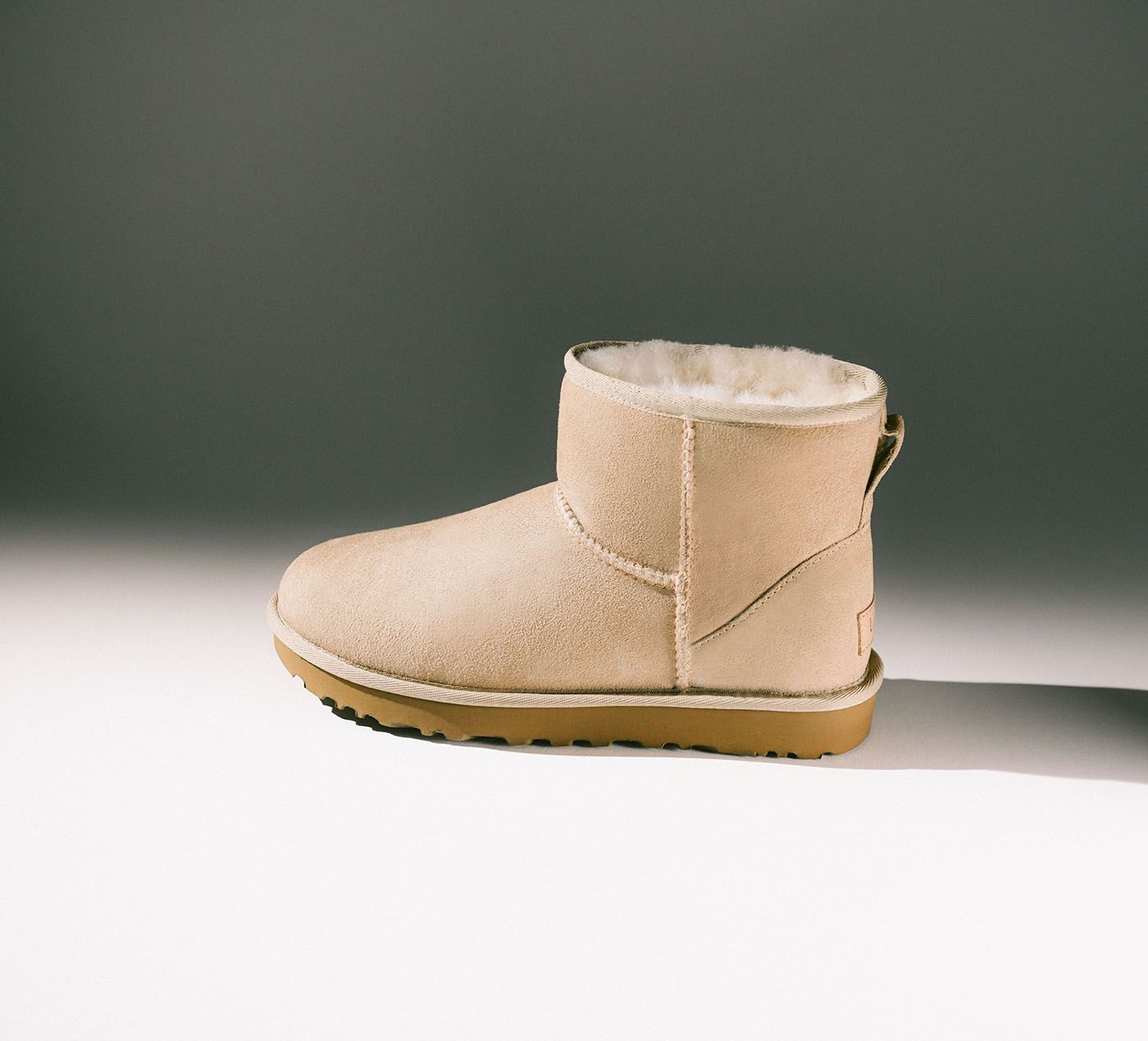 UGG CLASSICMINIII en BEIGE vue 7