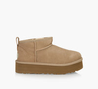 UGG CLASSICULTRAMINIPLATEFORME en BEIGE