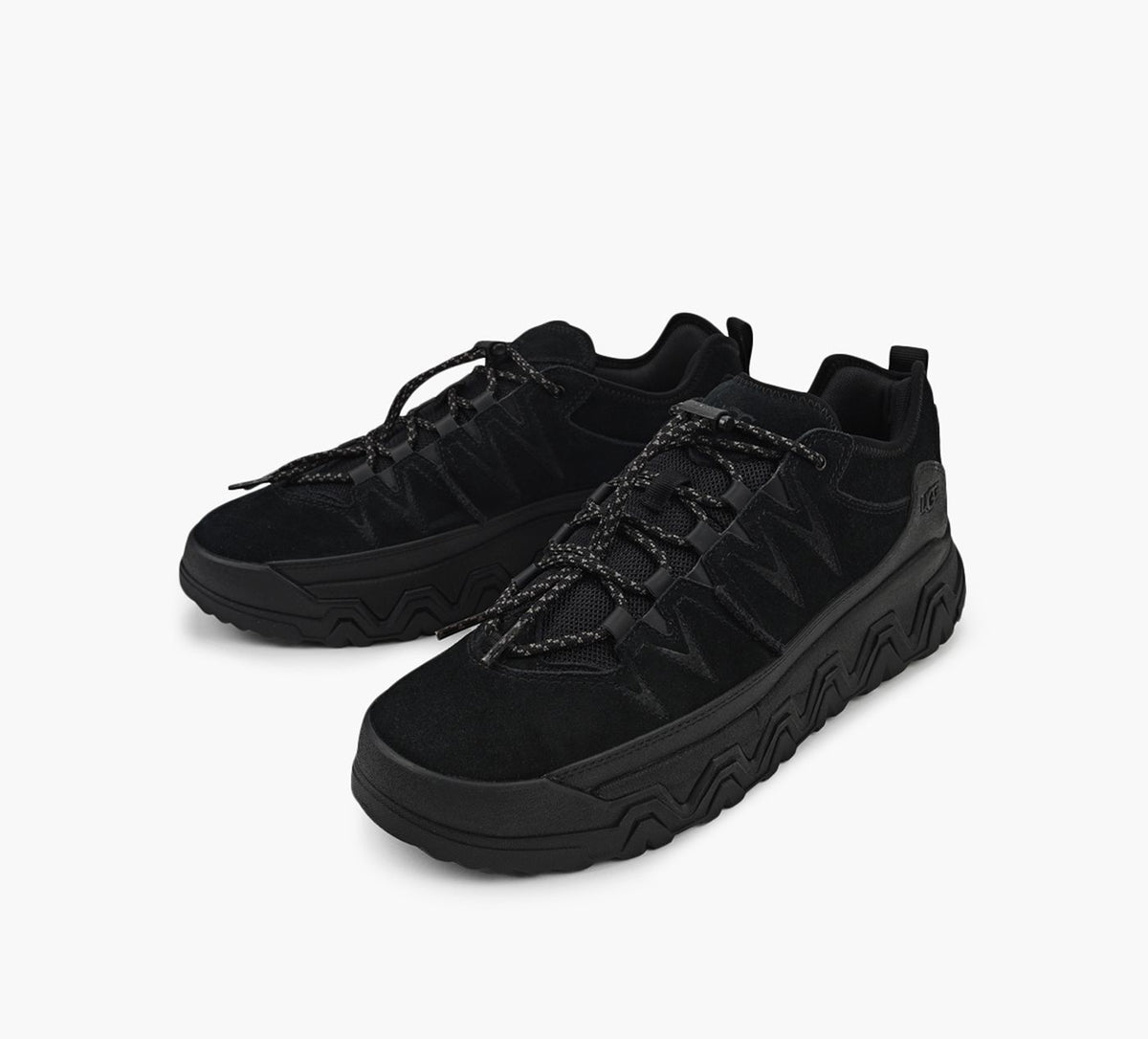 UGG CAPTRAILBASSE en NOIR vue 4