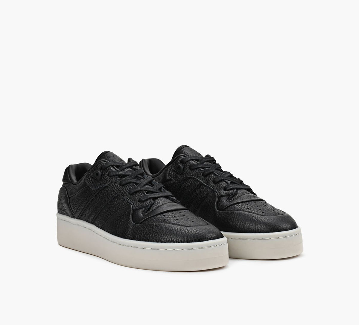 ADIDAS BASKETRIVARLYBASSELUXE en NOIR vue 2