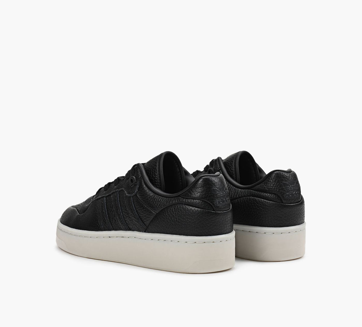 ADIDAS BASKETRIVARLYBASSELUXE en NOIR vue 3