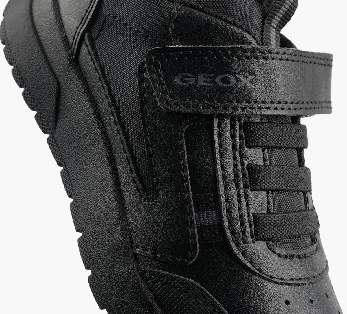 GEOX BRIEZEEBOY in BLACK view 1b