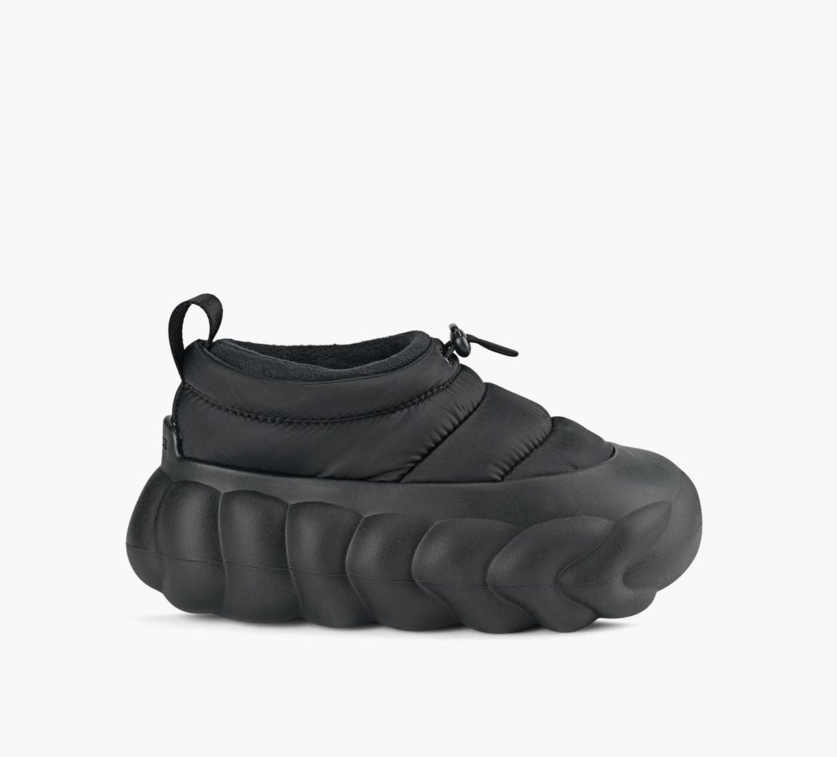 CROCS SOULIERSOVERPUFFSHORTY en NOIR