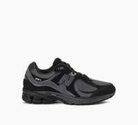 NEW BALANCE 2002R in BLACK