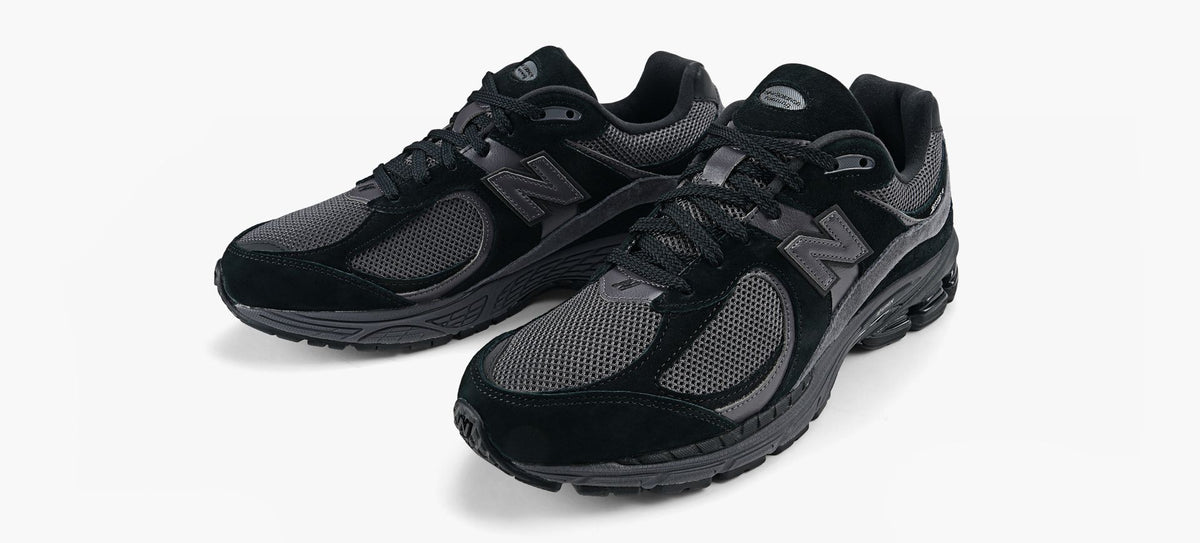 NEW BALANCE 2002R in BLACK view 4