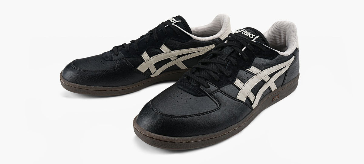 ASICS SKYHANDOG in BLACK view 4