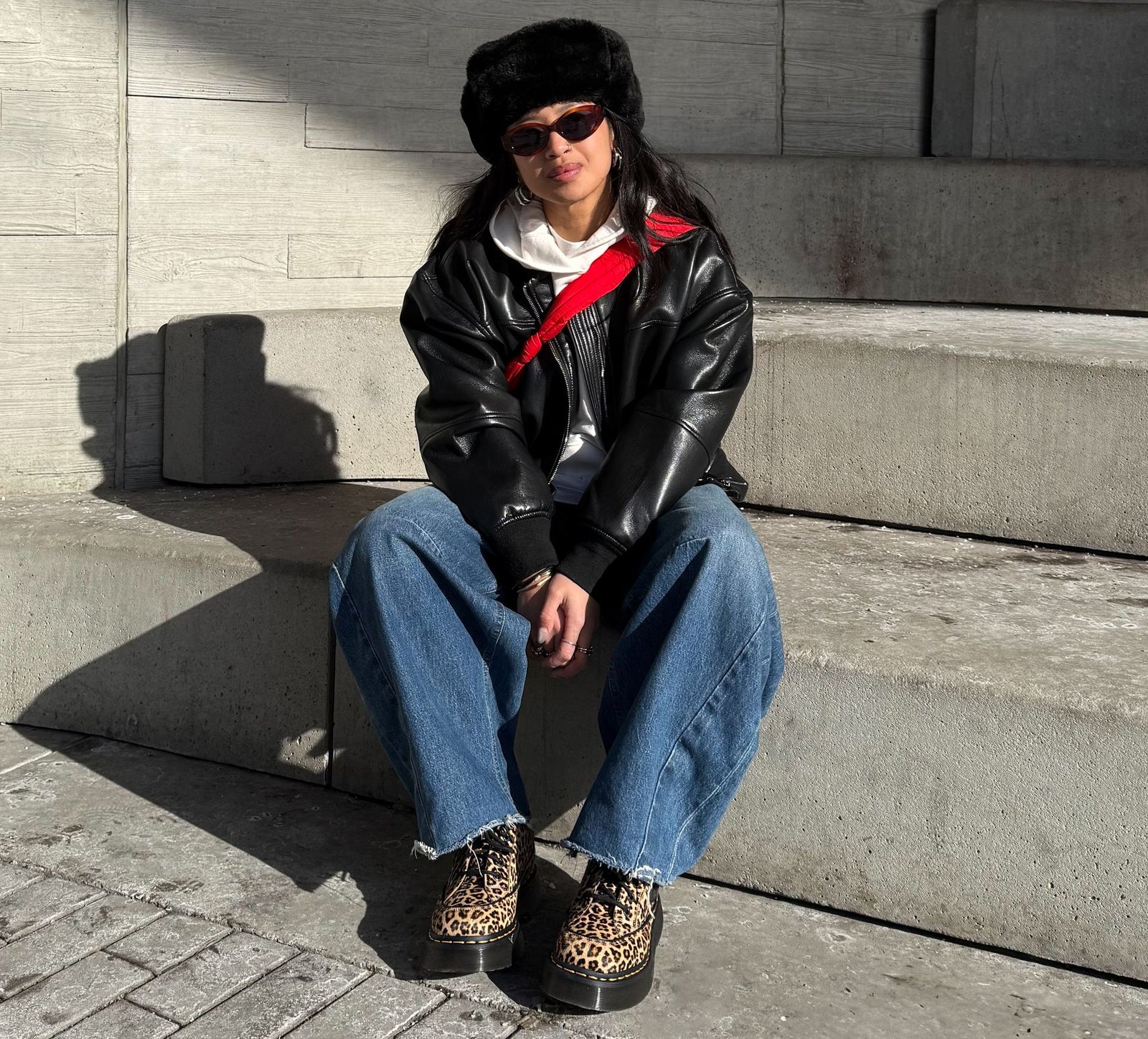 DR. MARTENS BUZZ5EYE in TAN view 6