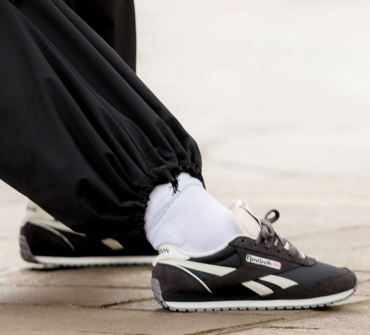 REEBOK CLASSICAZ in BLACK view 6