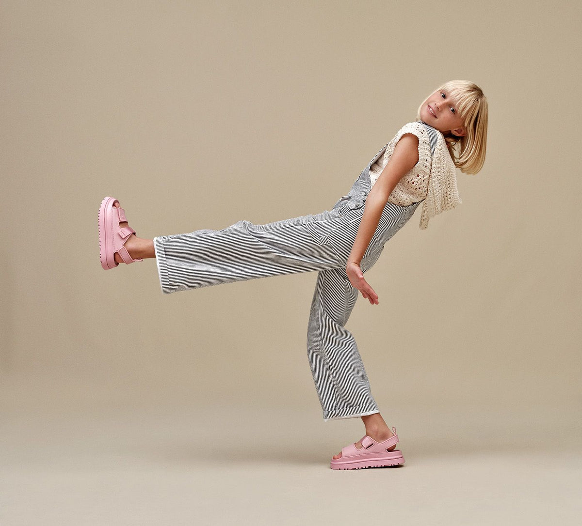 UGG GOLDENGLOW in LIGHT PINK view 8