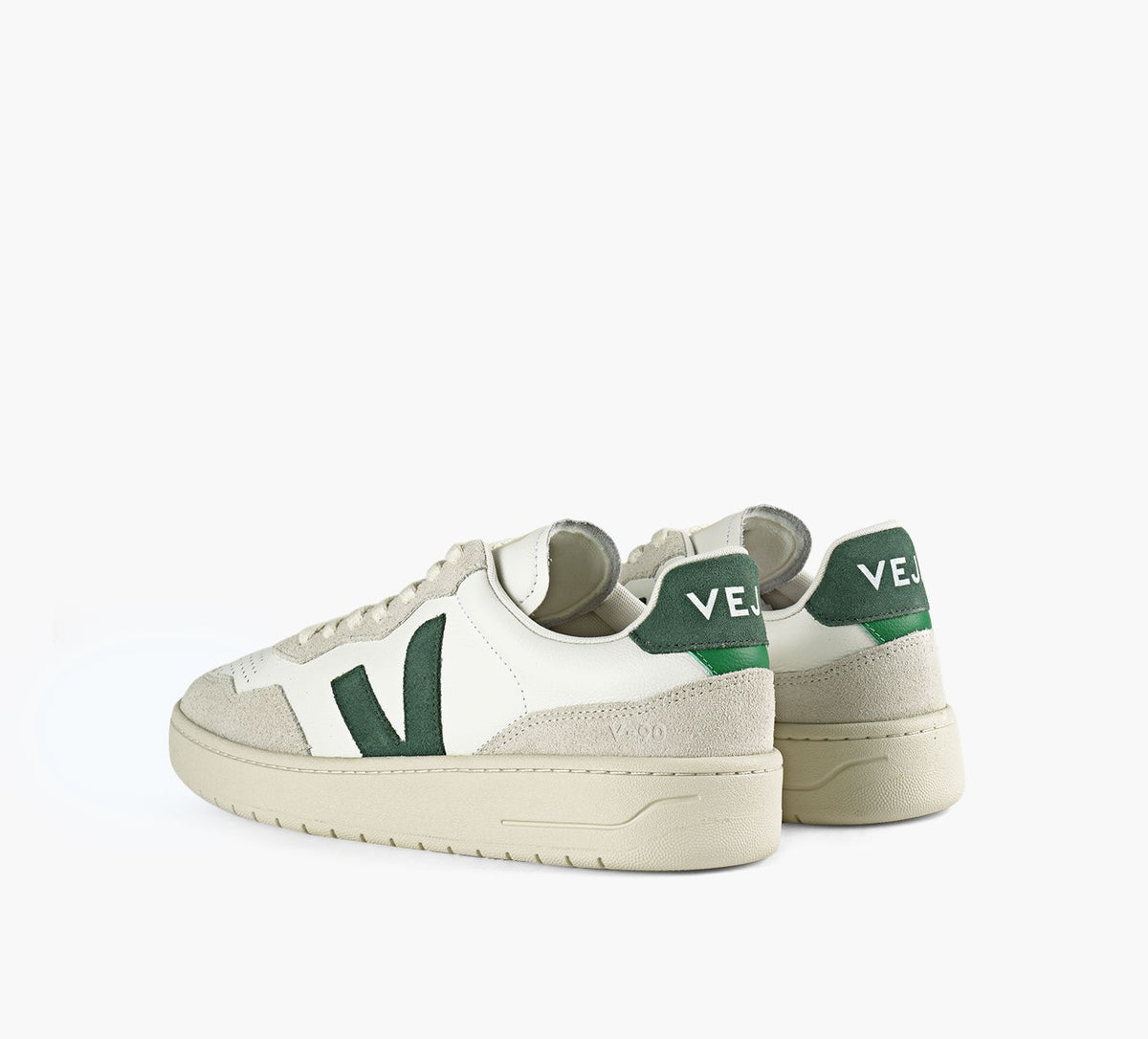 VEJA V90 in WHITE view 3