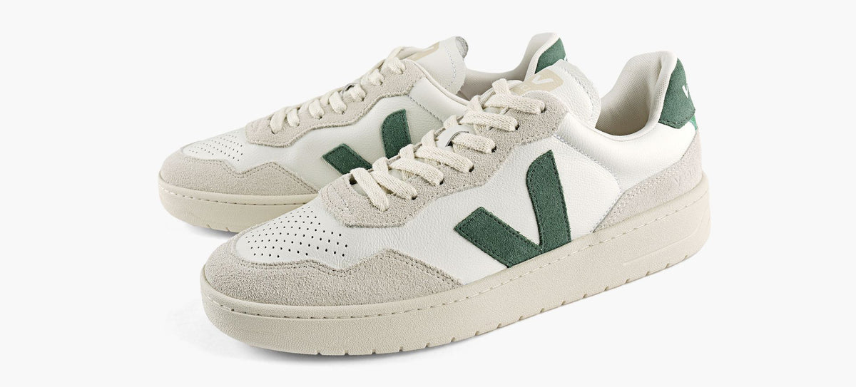 VEJA V90 in WHITE view 4