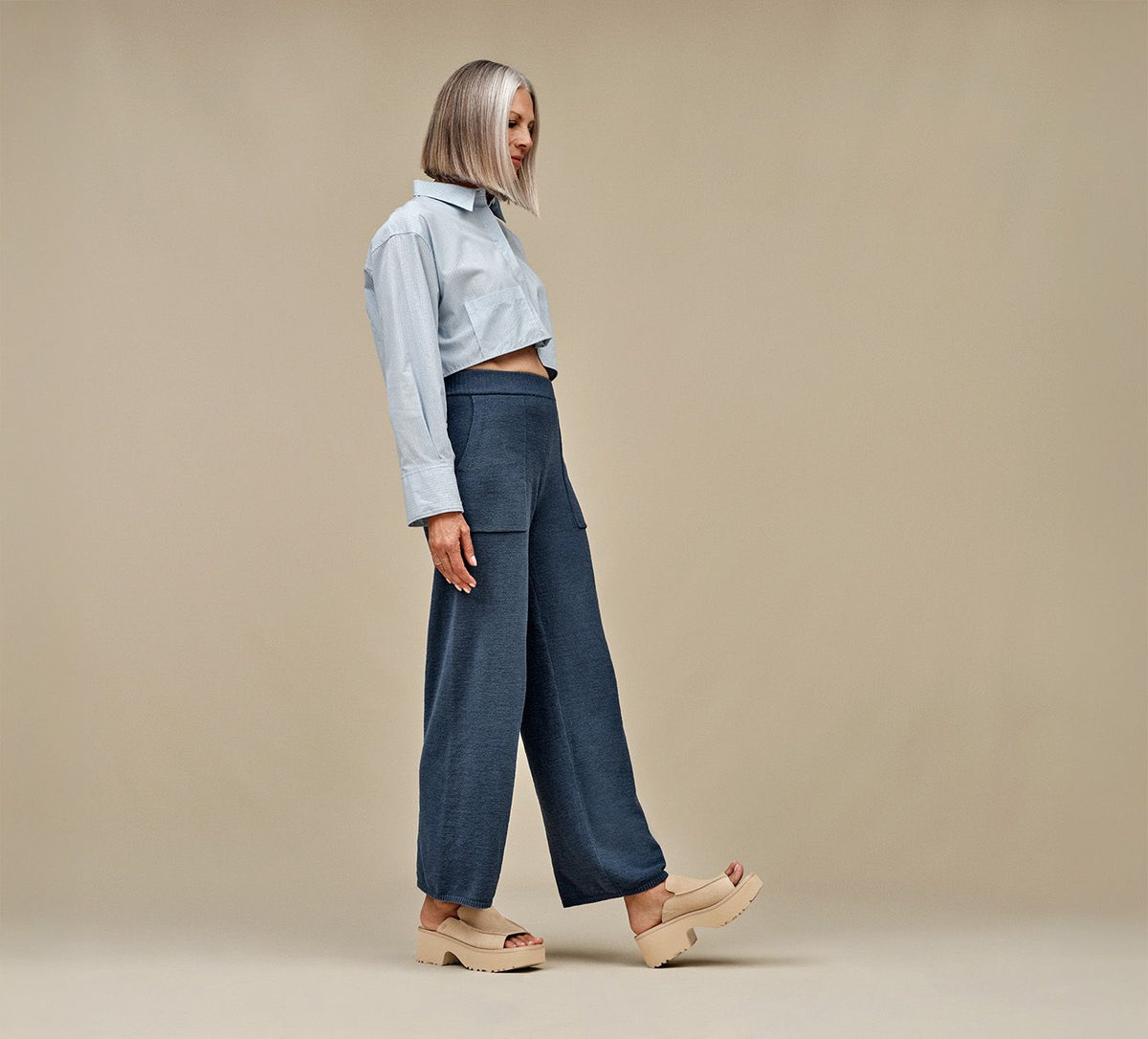 UGG NEWHEIGHTSSLIDE in BEIGE view 1c
