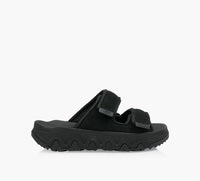 UGG CAPTRAILSTRAPSLIDE in BLACK