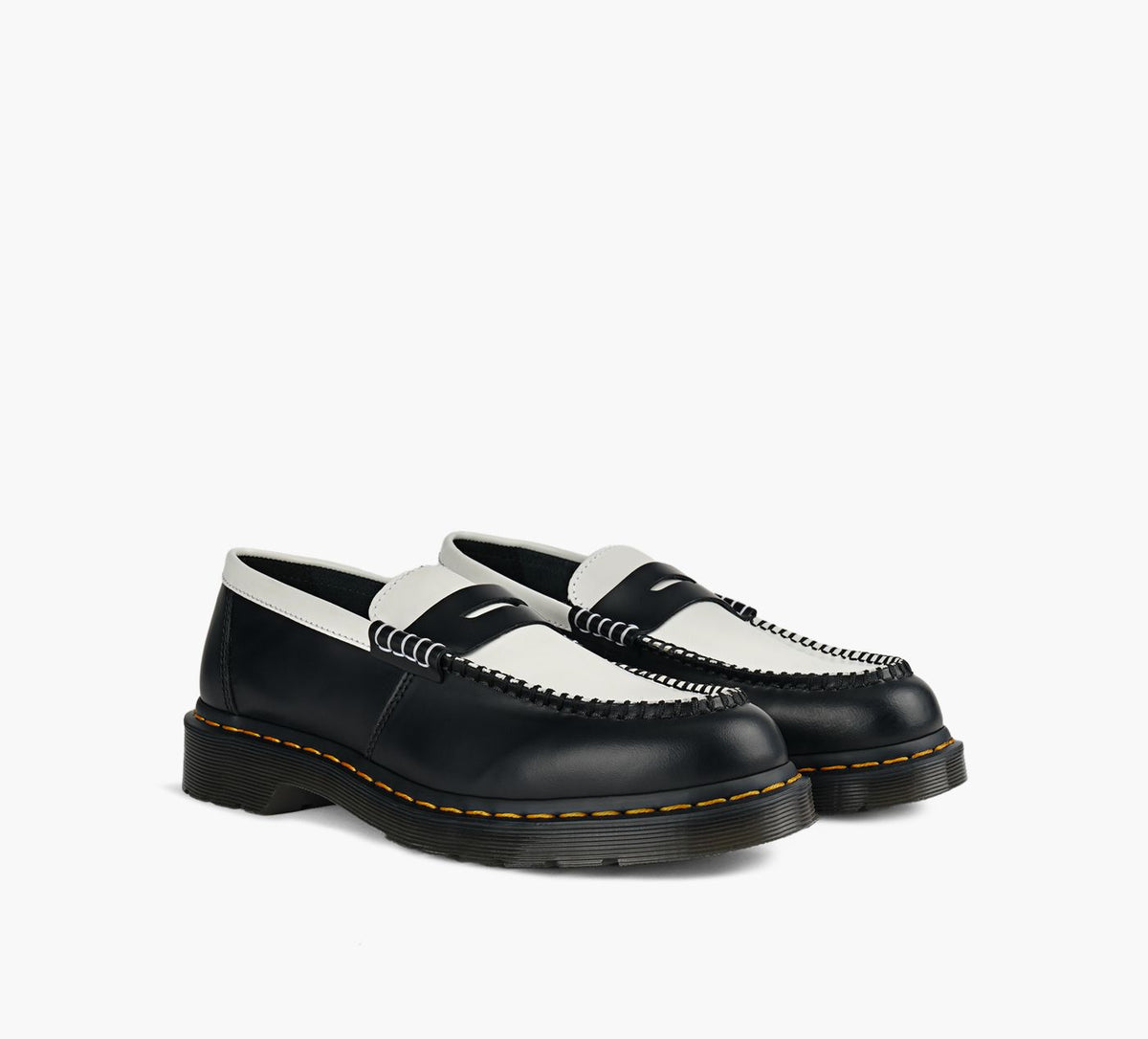 DR. MARTENS PENTON in BLACK view 2