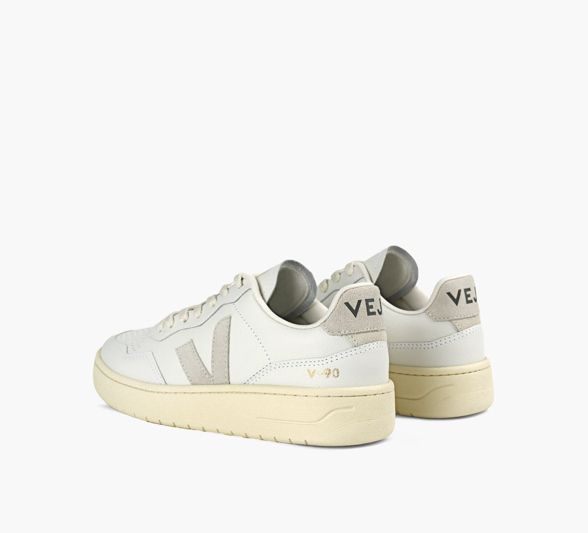 VEJA V90 in WHITE view 3