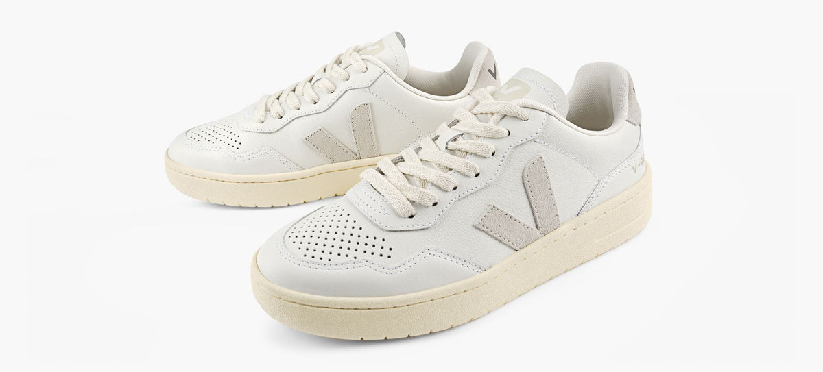 VEJA V90 in WHITE view 4