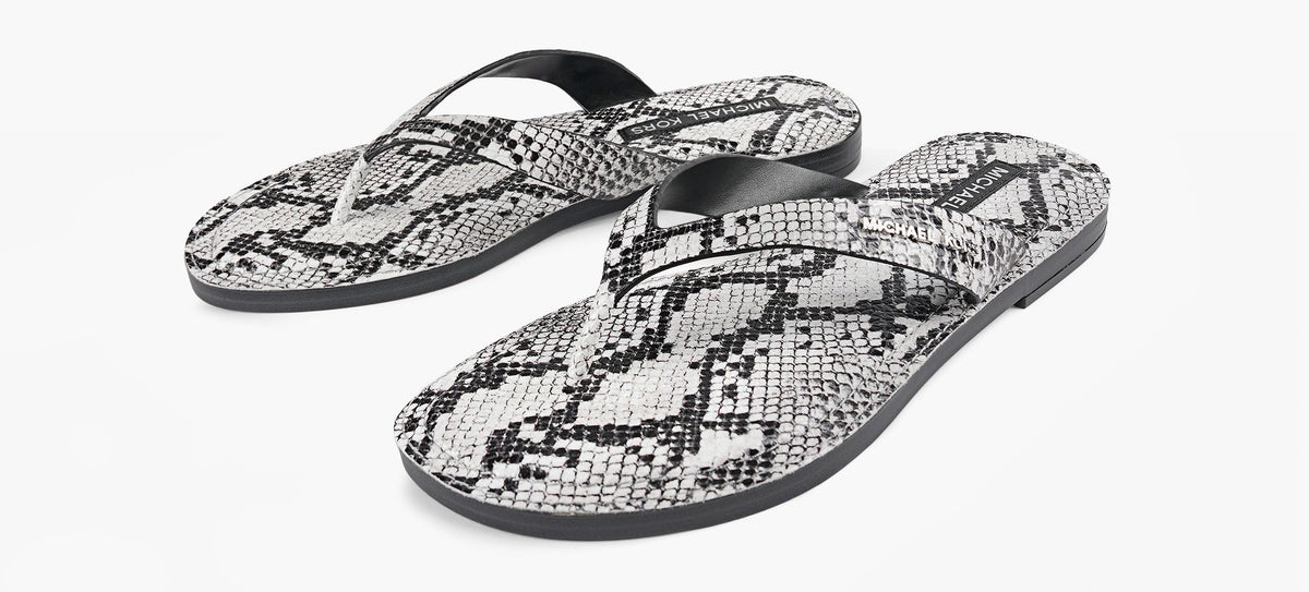 MICHAEL KORS KOKOFLIPFLOP in BLACK view 4