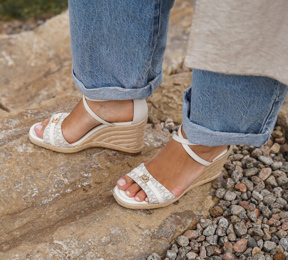 MICHAEL KORS SANDALECOMPENSEMANDY en TAUPE vue 7