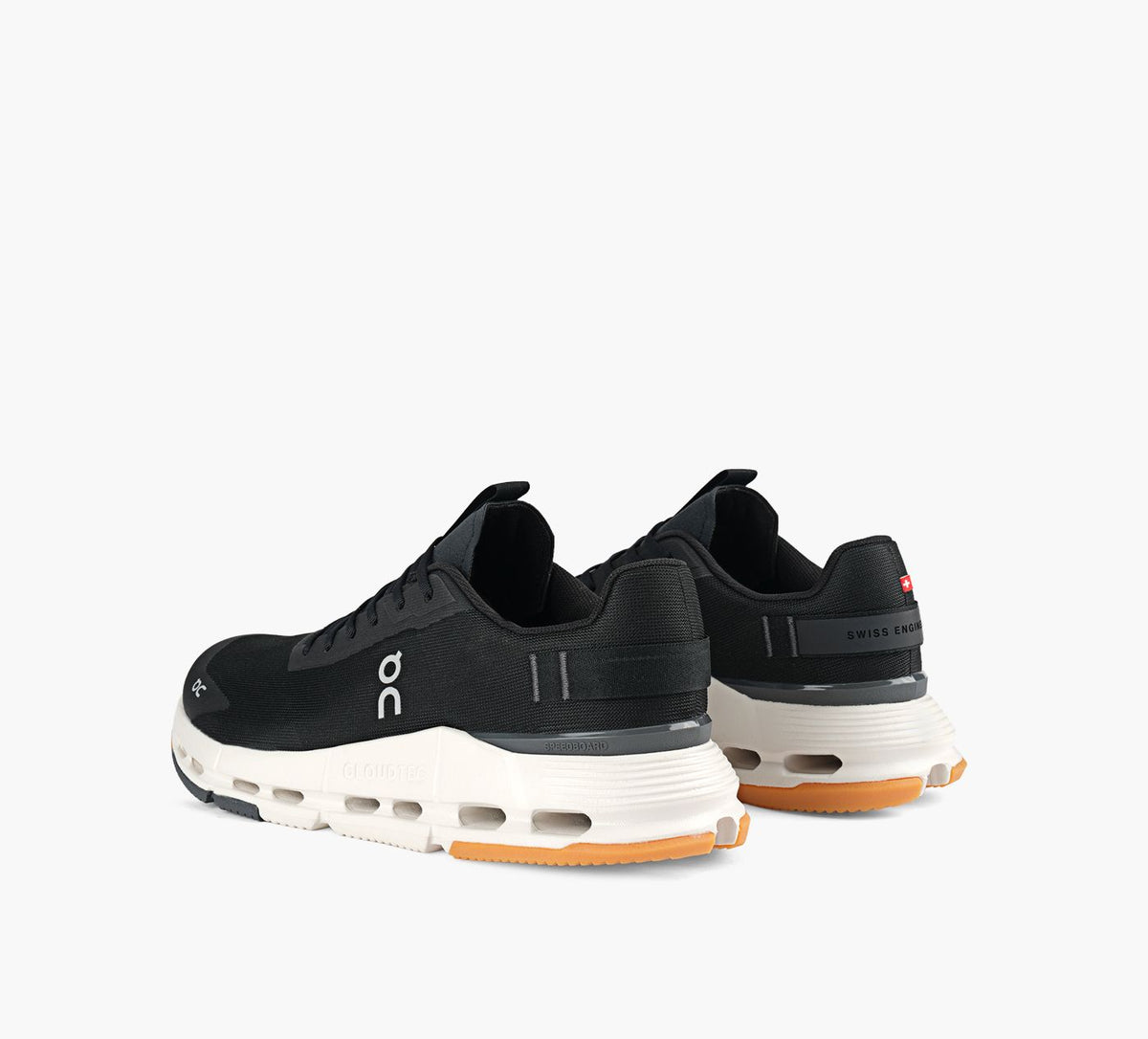 ON CLOUDNOVAFORM2 in BLACK view 3