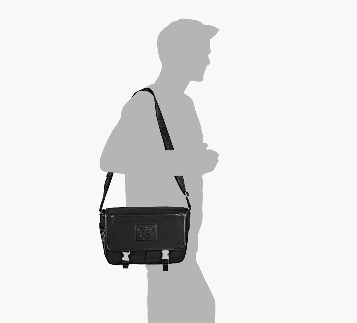 LACOSTE CLASSICMESSENGERBAG in BLACK view 2