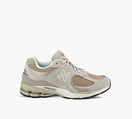 NEW BALANCE 2002R in TAUPE