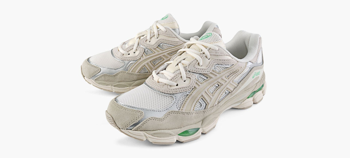 ASICS GELNYC in WHITE view 4