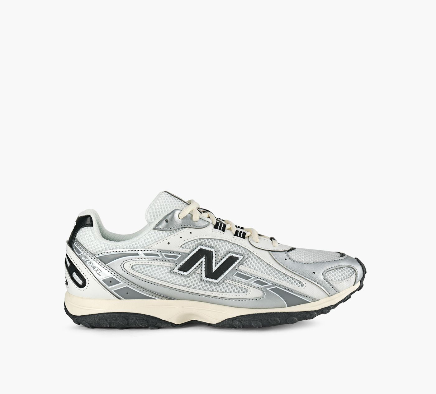 NEW BALANCE 204L in WHITE